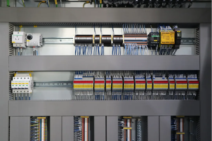 Component selection guidelines for U.S. control panels